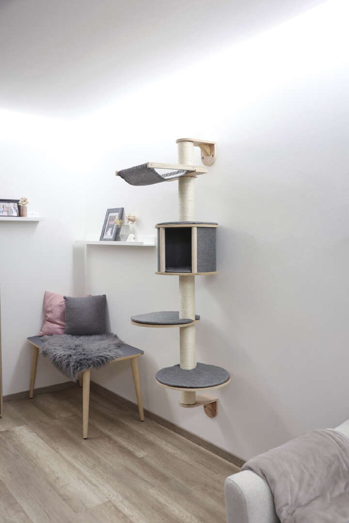 KERBL Wandkratzbaum "Dolomit Tofana"